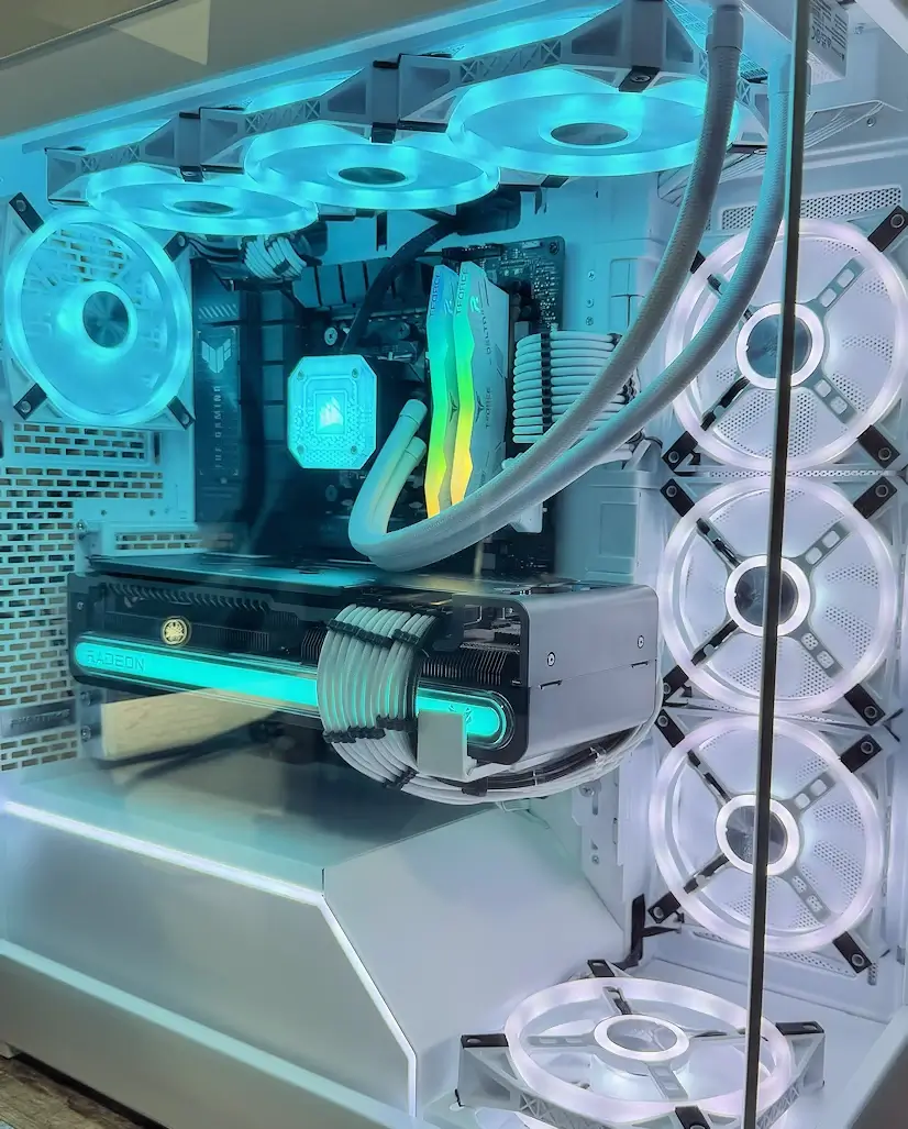 Montaje Gaming PC Phanteks Trafalgar Chamberí Montaje Gaming PC Phanteks Trafalgar Chamberí